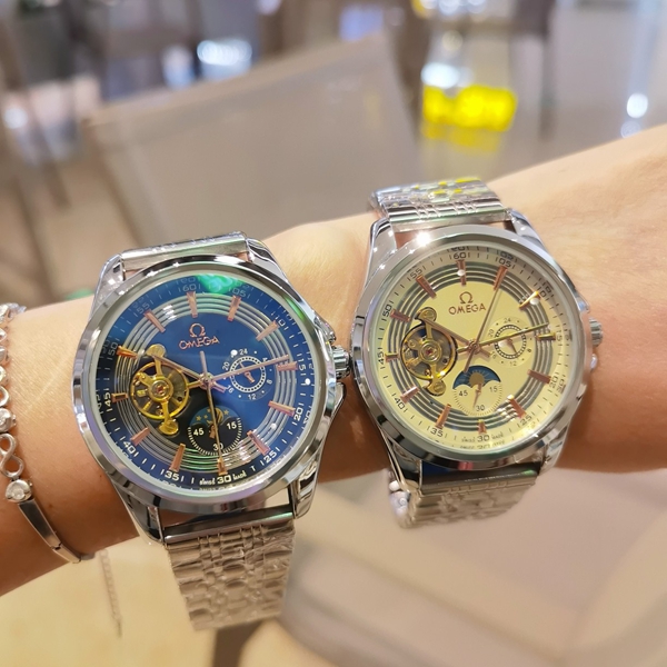 ブランド時計背面デザイン